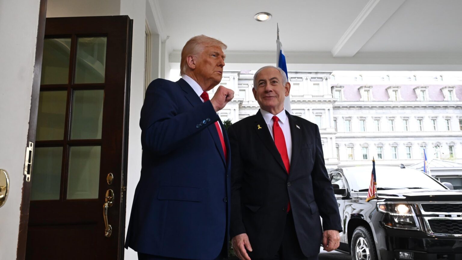 https://plutocracia.com/imagens/Ataque_ilegal_ao_Irao_Trum_Netanyahu_7abril2025.jpeg